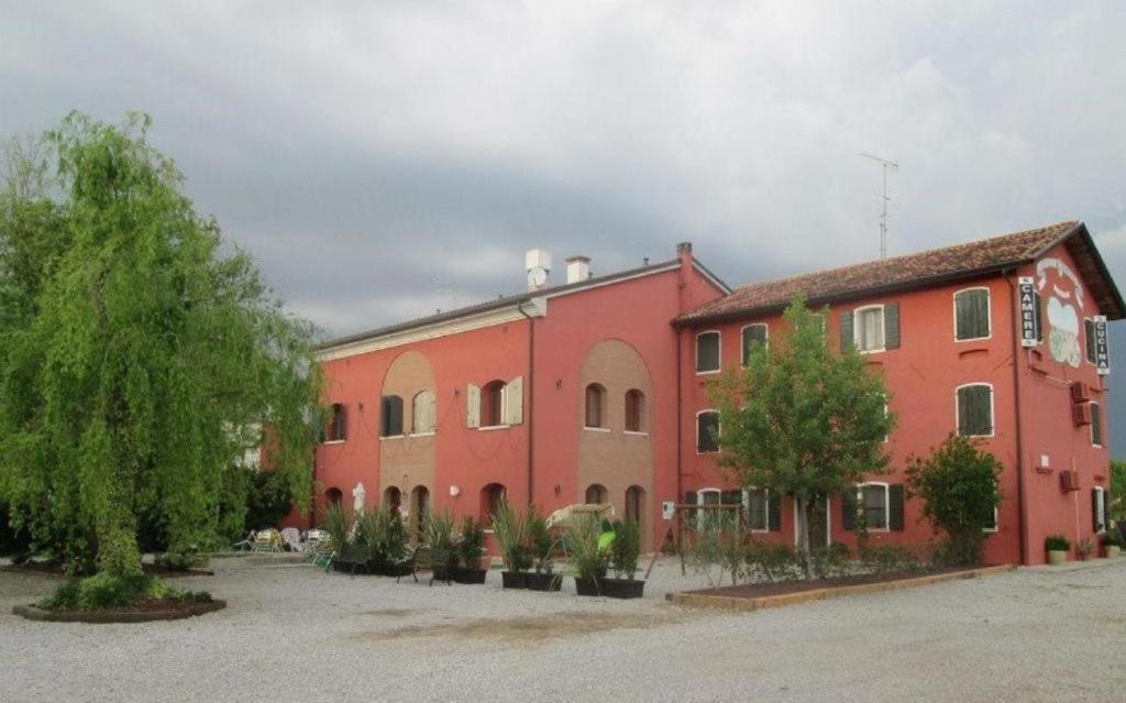 Quadrifoglio Relax Guest House San Dona di Piave Luaran gambar